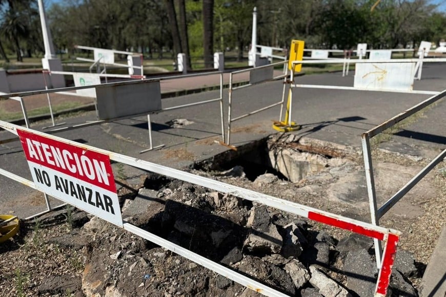 Quedó cercada la zona con roturas.