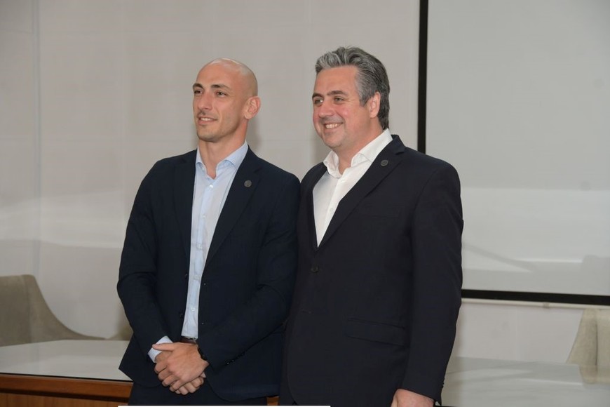 Cococcioni y , Esteban Santantino, participaron del acto. Foto: Manuel Fabatia