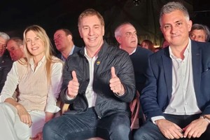 Karen Reichardt, Diego Santilli y Sebastián Pareja. Foto: NA