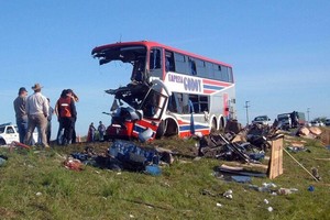 Dos muertos en un trágico choque frontal sobre la Ruta Provincial 18. Dos personas, oriundas de Coronel Suárez, sufrieron heridas