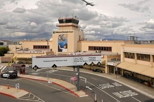 En promedio, las operaciones en el aeropuerto de Burbank se retrasaron este lunes en 151 minutos.