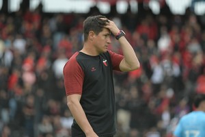 ¿Qué será del futuro de Medrán?. Por ahora, a pesar que el equipo quedó eliminado en la competencia regular, la obligación y el derecho de los jugadores es "seguir entrenando hasta el final del contrato". Por lo pronto, quedaron todos licenciados hasta el lunes y al mando de Medrán. Foto: Manuel Fabatía