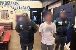 Algunos de los miembros de la banda actuaban desde la celda de una cárcel. Foto: PFA