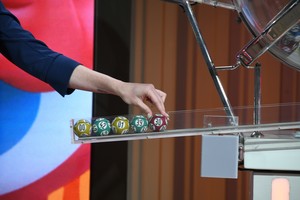 Sorteo de Quini 6. Foto: Manuel Fabatía.