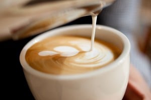 Beber entre dos y cuatro tazas al día puede reducir el riesgo de muerte prematura