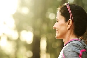 La neuroplasticidad permite que el cerebro cambie y se fortalezca a lo largo de la vida.