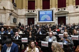 Tras la aprobación en Diputados, el Senado deberá revisar el cambio en la ley que limita los DNU. Crédito: HCDN.