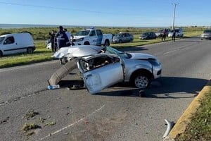 Dos muertos en un trágico choque frontal sobre la Ruta Provincial 18. Dos personas, oriundas de Coronel Suárez, sufrieron heridas - Image 2