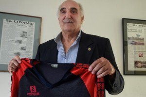 El profesor Carlos Trod y sus deseos de aportar su experiencia al servicio de Colón en este momento duro de la institución. Crédito: Pablo Aguirre.