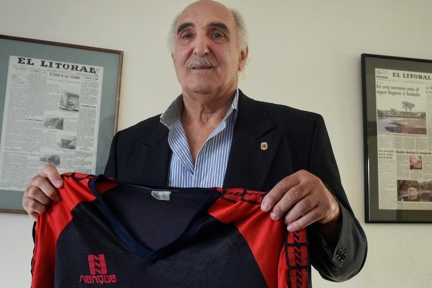 El profesor Carlos Trod y sus deseos de aportar su experiencia al servicio de Colón en este momento duro de la institución. Crédito: Pablo Aguirre.