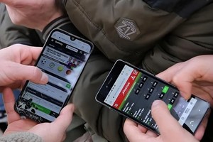 Desde la organización internacional se recomienda a familiares y personas adultas iniciar un diálogo en términos simples