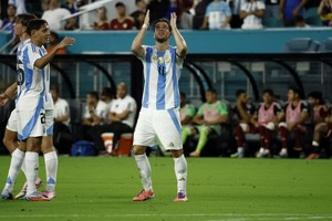 Lo Celso le dedicó el gol a Russo.