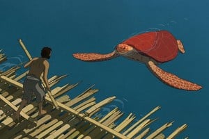 Un hombre, tras ser arrastrado por una tormenta, despierta en una isla virgen y salvaje; intenta escapar, pero una misteriosa fuerza que habita en las profundidades lo detiene. Foto: Gentileza producción