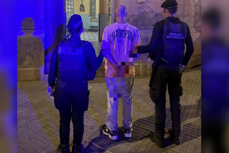 El sospechoso fue esposado y terminó en una celda de la Comisaría 1a. Foto: El Litoral