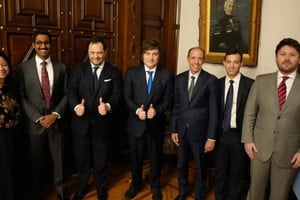 Javier Milei y los directivos de OpenAI. Foto: Gentileza