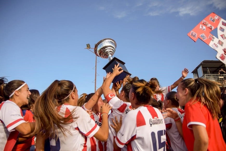 El festejo de las rojiblancas. Crédito: Prensa Unión