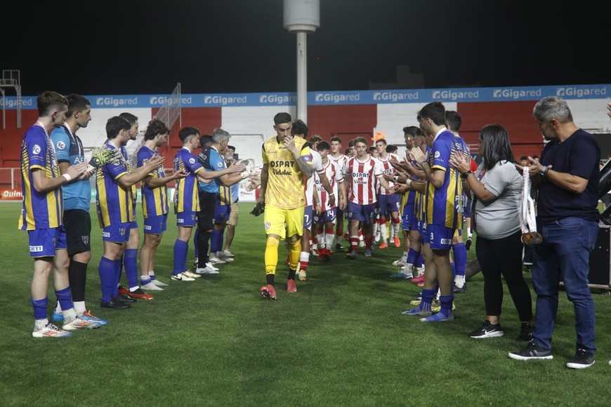 El pasillo del subcampeón Centenario. Crédito: Matías Pintos