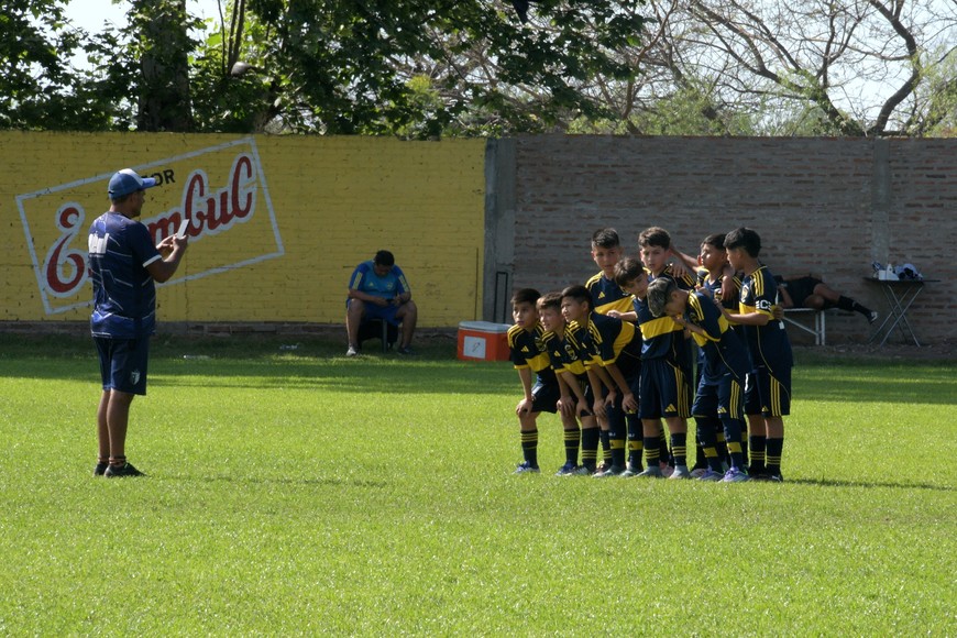 La presencia de Boca Juniors llenó de emoción las canchas. Crédito: Guillermo Di Salvatore.