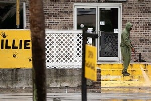 Cuatro personas fueron halladas sin vida en el lugar y al menos otras 20 resultaron heridas.