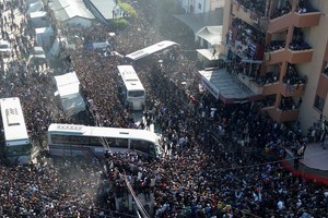 El hospital Nasser en Khan Younis sigue recibiendo decenas de heridos cada día pese al alto el fuego. Foto: Reuters