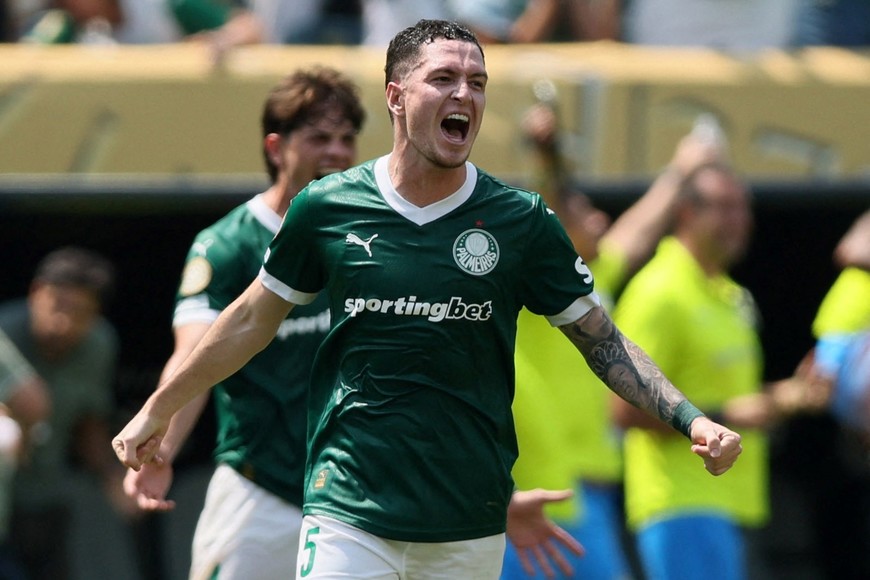 Soccer Football - FIFA Club World Cup - Round of 16 - Palmeiras v Botafogo - Lincoln Financial Field, Philadelphia, Pennsylvania, U.S. - June 28, 2025
Palmeiras' Anibal Moreno celebrates after the match IMAGN IMAGES via Reuters/Caean Couto