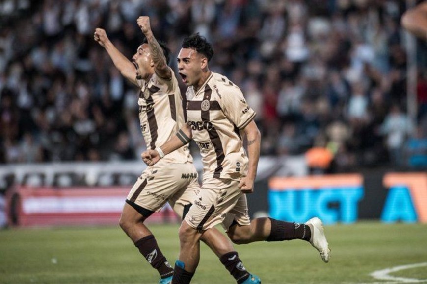 Riestra vs Plantese. Foto: @caplatense