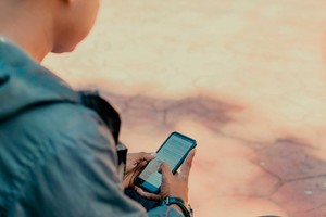 "Se requiere de una gran alfabetización mediática, informacional y digital de la ciudadanía", explicó una experta.