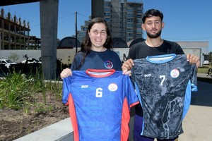 Janda y Albornoz, con la indumentaria oficial del seleccionado. Crédito: Di Salvatore.