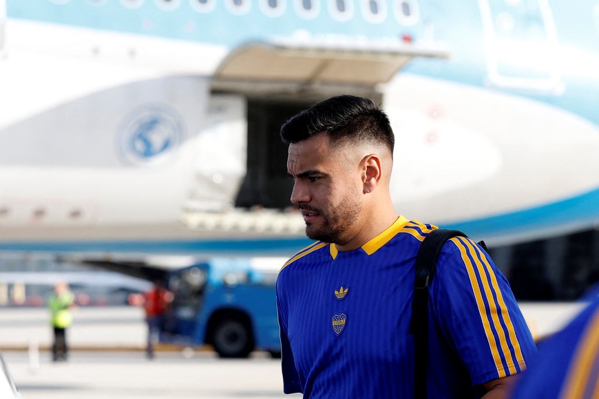 Soccer Football - 2025 FIFA Club World Cup - Boca Juniors arrive in Miami ahead of Club World Cup - Miami, Florida, U.S. - June 9, 2025
Boca Juniors' Sergio Romero arrives at the Miami International Airport REUTERS/Marco Bello
