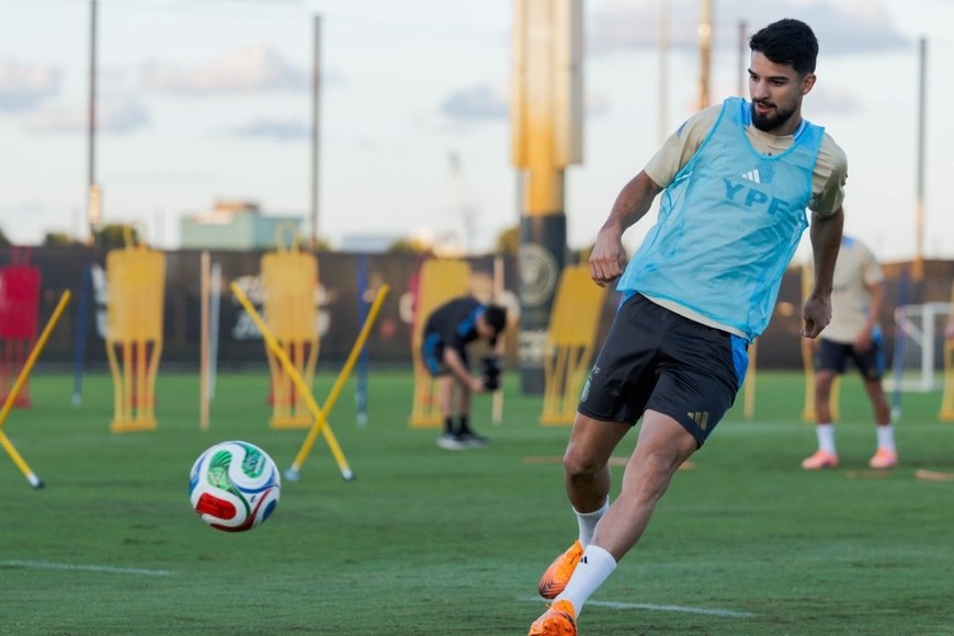 El equipo albiceleste ya está listo para cerrar la fecha FIFA. Crédito: AFA