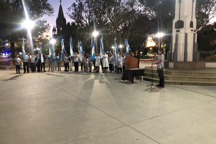 La jura colectiva simboliza la adhesión de la ciudad y su comunidad a los principios y derechos establecidos en la Constitución reformada, marcando un nuevo tiempo en la vida política e institucional.