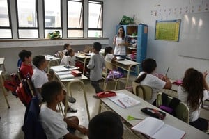 El trámite se hace presencial en cada institución. Foto: Agencia