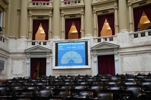 Frustrada sesión en Diputados por inasistencia de Luis Caputo, Karina Milei y Mario Lugones.