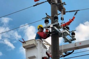 La EPE lleva adelante obras para mantener y mejorar la red energética de la provincia.