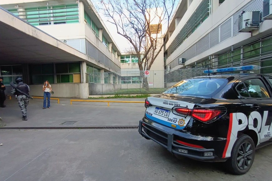 Los uniformados recogieron varias vainas servidas que quedaron sobre la calle. Foto: Marcelo Manera