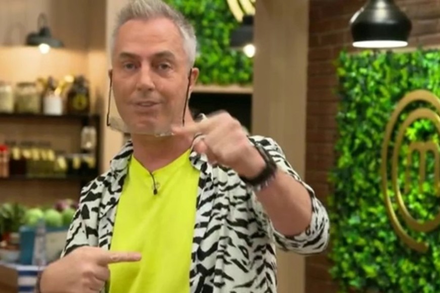 El conductor probará su suerte en el reality de cocina.