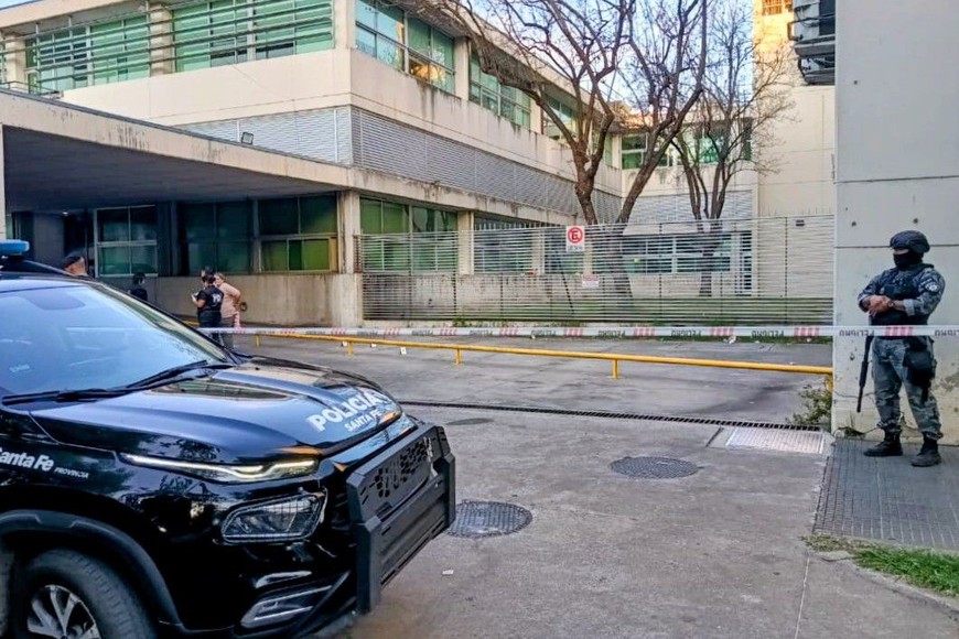 Operativo de seguridad en el HECA. Foto: Marcelo Manera