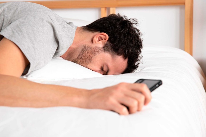 Soltar las redes sociales, puede ser beneficioso para el descanso físico y mental.