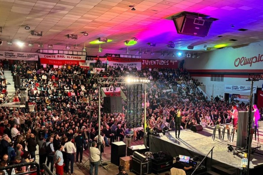 Estadio lleno: Scaglia en el acto de cierre de campaña. Foto: Gentileza.