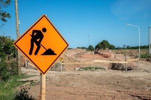 El intendente recorrió la obra y agradeció “al gobernador Maximiliano Pullaro y a la vicegobernadora Gisela Scaglia por impulsar una obra que la ciudad sola no podía afrontar”.