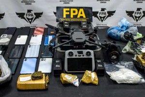 Drones incautados que la organización utilizaba para ingresar drogas al penal.