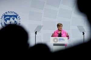 Entre elogios y exigencias, el FMI marcó el rumbo de pretensiones para la economía argentina. Foto: REUTERS / Ken Cedeno.