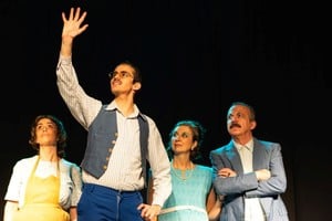 Obra teatral “La familia, un lugar donde nos queremos todos”, escrita y dirigida por Nicole Chort: Inés Aiello, Joaquín Mántica, Celina Vigetti y Gabriel Pandolfo