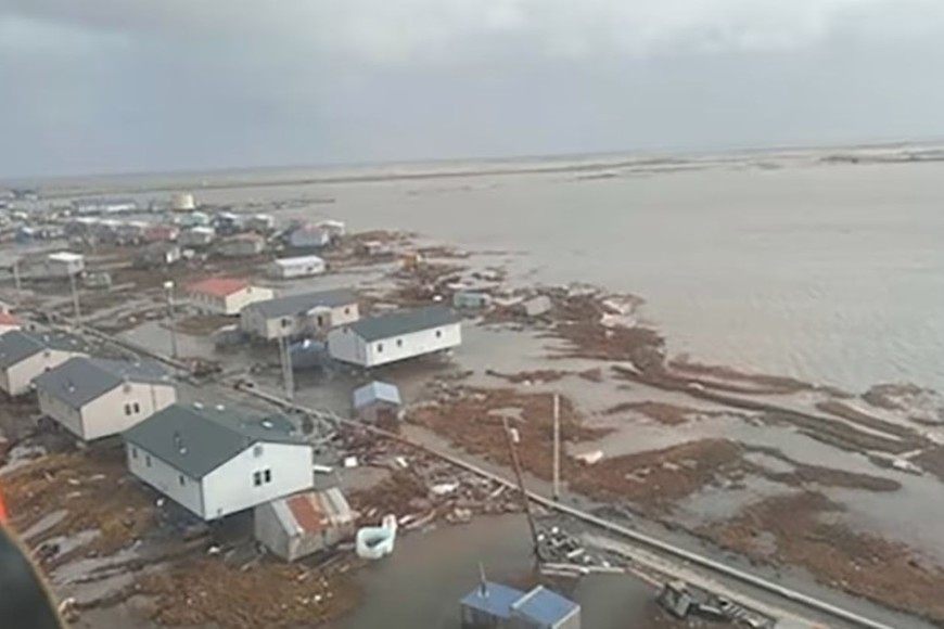 Más de 2.000 personas fueron evacuadas a Anchorage.