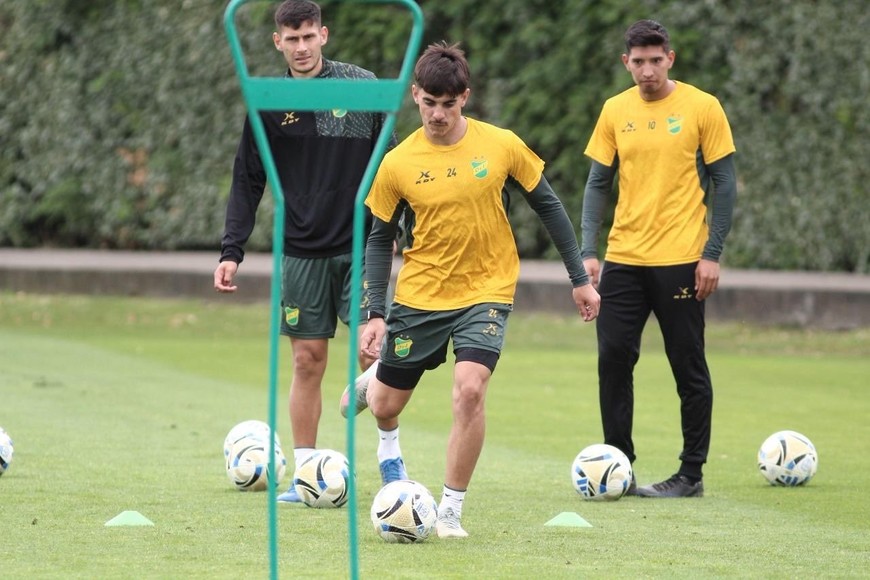Uno de los últimos entrenamientos del plantel de Defensa y Justicia, que el martes visitará el 15 de Abril.