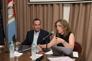 La Dra. Cecilia Goyeneche, junto al camarista Alejandro Tizón. Foto: Manuel Fabatía