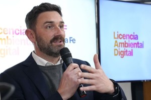 El ministro Enrique Estévez destaca los avances del Programa de Innovación Administrativa Ambiental.