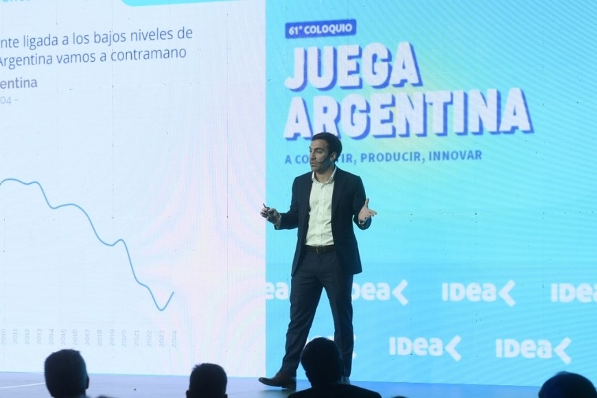 Bulat, durante su exposición en el Coloquio de IDEA, trazó un crudo diagnóstico del mercado laboral.