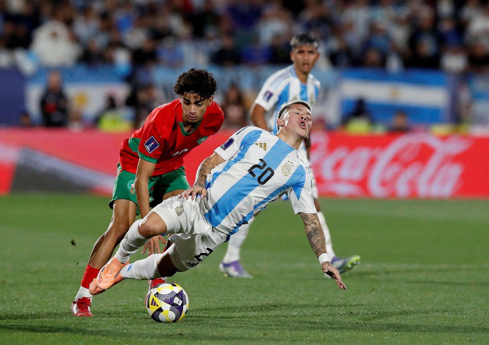 Falta de Saad El Haddad, de Marruecos, al argentino Gianluca Prestianni.