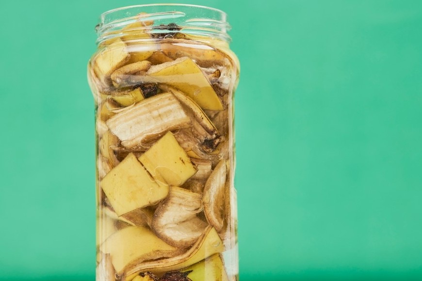 Cáscara de banana con vinagre.